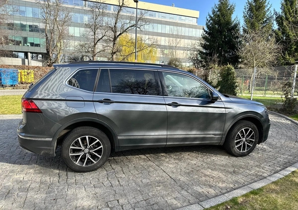 Volkswagen Tiguan Allspace cena 115000 przebieg: 106000, rok produkcji 2021 z Warszawa małe 211